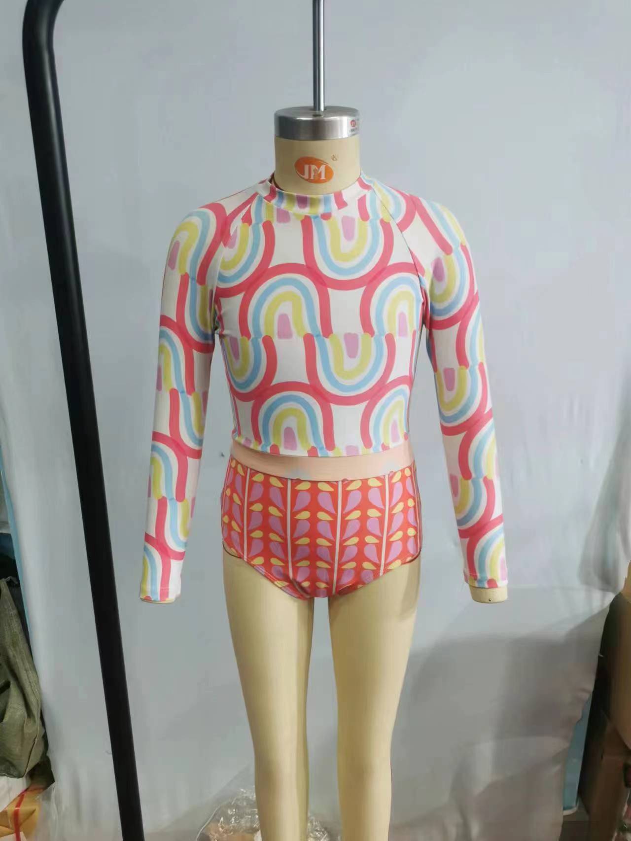 Girls rainbow print long sleeve swimsuits S0116